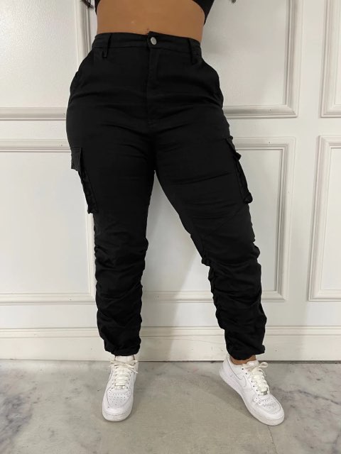 PLUS SIZE BOTTOM SHIRRED CARGO PANTS // BLACK